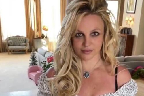 Britney Spears está siendo amenazada por varios famosos para que retrase el lanzamiento de su libro autobiográfico