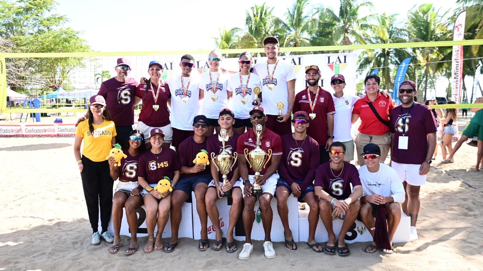 La universidad ganó el campeonato en el voleibol de playa.