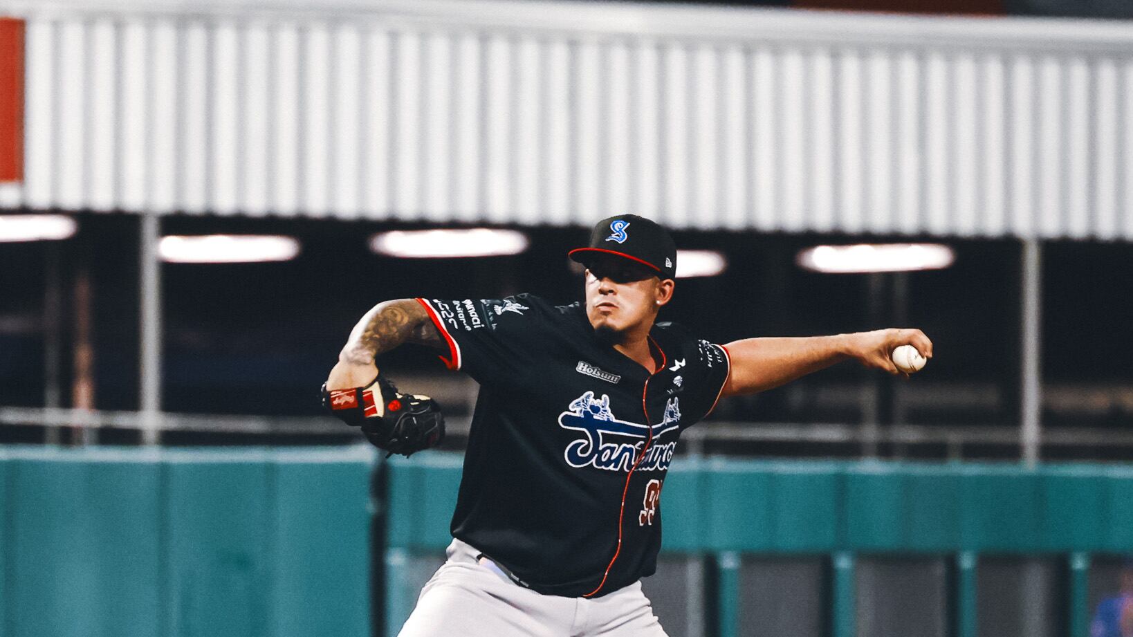 Cangrejeros de Santurce empatan la serie semifinal con victoria sobre los Senadores