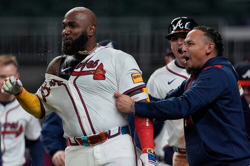 Ozuna conecta jonrón en la 11ª y Bravos vencen a Filis