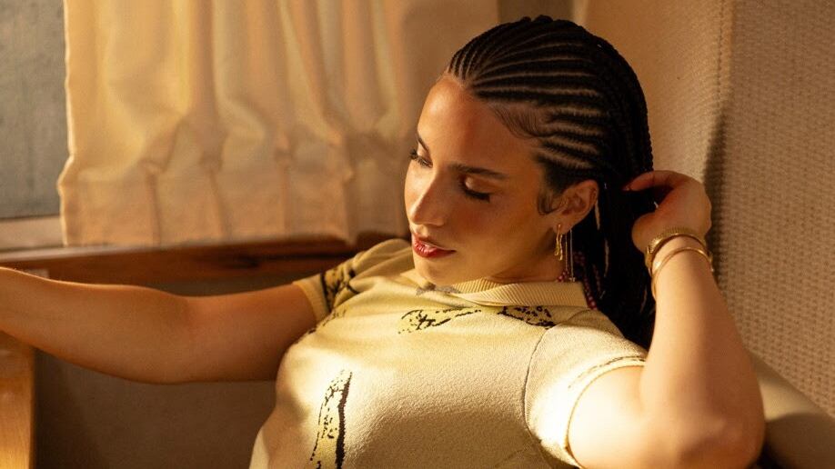 Zhamira Zambrano en el estreno de “No Me Quiero Ir”, el segundo sencillo de su álbum debut, que se lanzará este año.