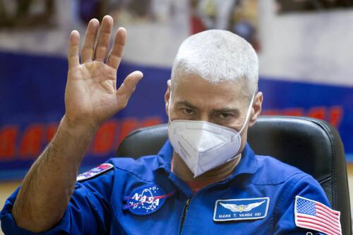Rusia vuelve a amenazar a la NASA: dejaría varado en el espacio al astronauta Mark Vande Hei