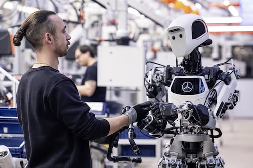 Los robots humanoides podrían llegar a las fábricas en 2028