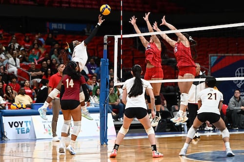 Sufrida y trabajada victoria para las Taínas de la UAGM en el voleibol