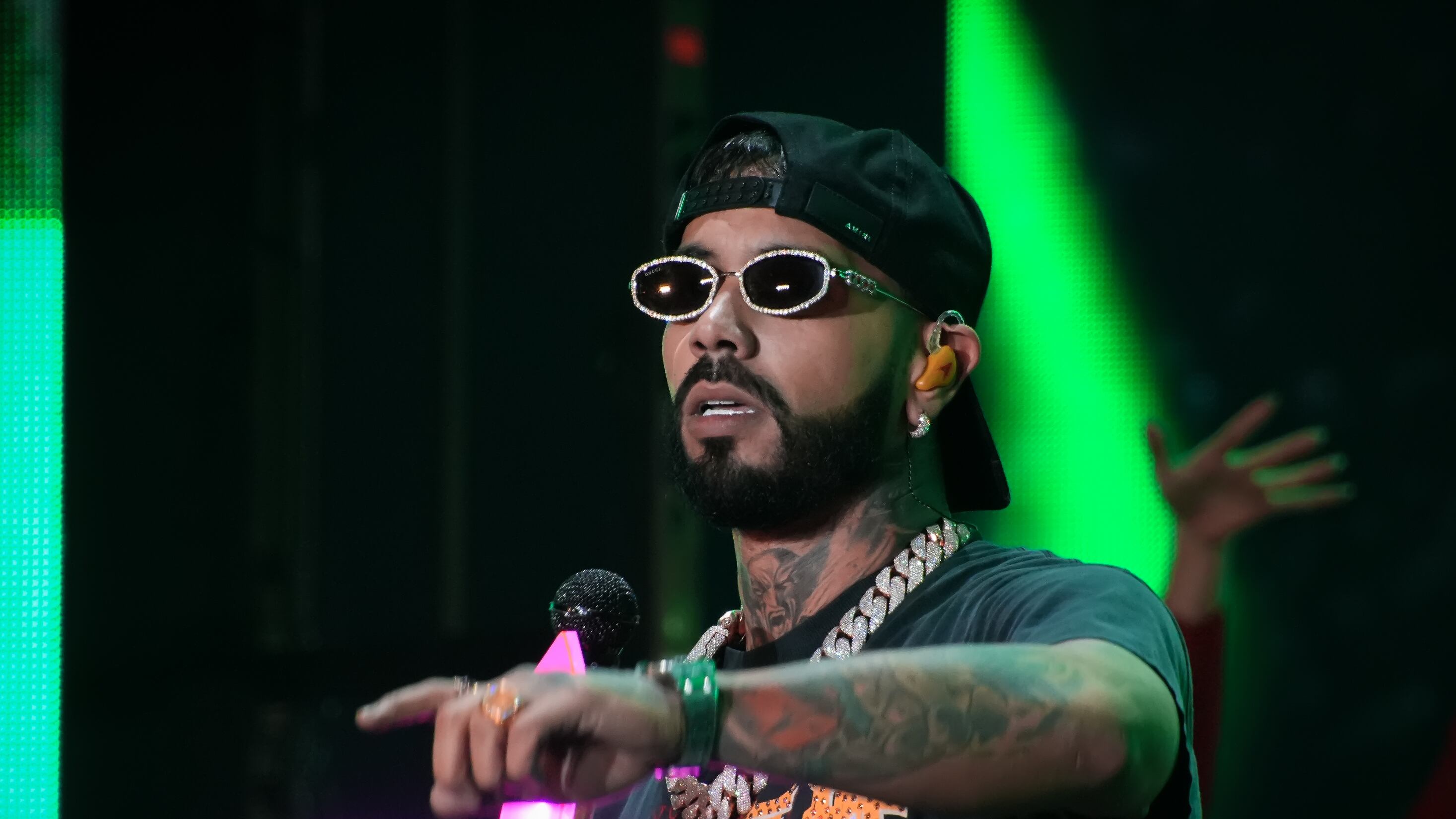 ANUEL AA.
Invitado: Natanael Cano.