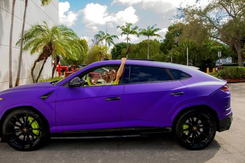 Ganador del carro de Shakira reveló el futuro que tendrá con el Lamborghini, ¿lo tendrá que subastar?