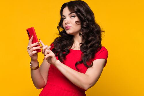 ¿Adiós celulares? Este es el invento que los reemplazará y el dueño de WhatsApp ya anticipó