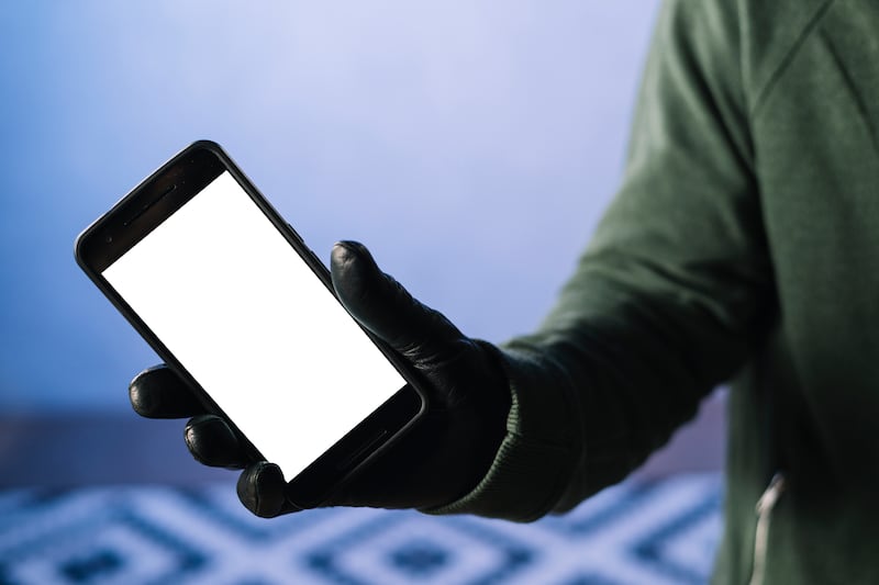 Un acceso sospechoso a alguna de tus cuentas puede convertirse en un problema mayor si no actúas rápido. Es importante saber qué hacer ante un hackeo. Foto: Freepik.