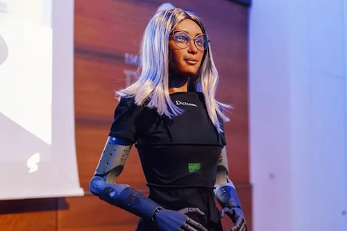 Ningún trabajo está seguro: Primer robot con IA que se convierte en CEO de una empresa