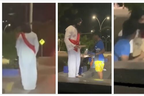 Un ‘Jesús’ muy colombiano reparte pizza a los más pobres en un semáforo