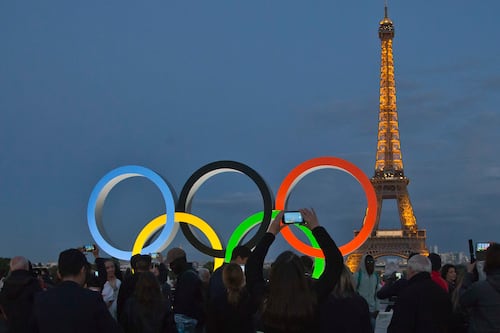 Instalarán los anillos deportivos en la Torre Eiffel para París 2024