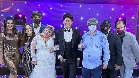 Parodia de la boda de Jenniffer González en "Raymond y sus amigos".