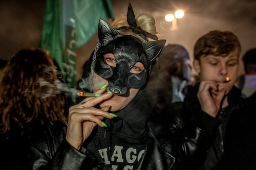Alemania legaliza posesión de cannabis en pequeñas cantidades