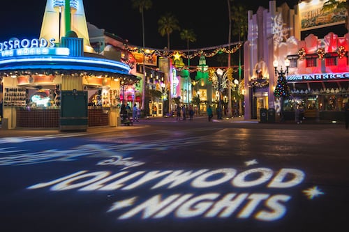 Ya soplan aires de fiesta navideña en Disney