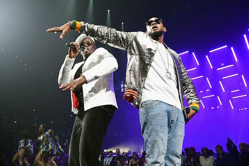 Usher vio “cosas muy curiosas” cuando vivió un año con Sean “Diddy” Combs