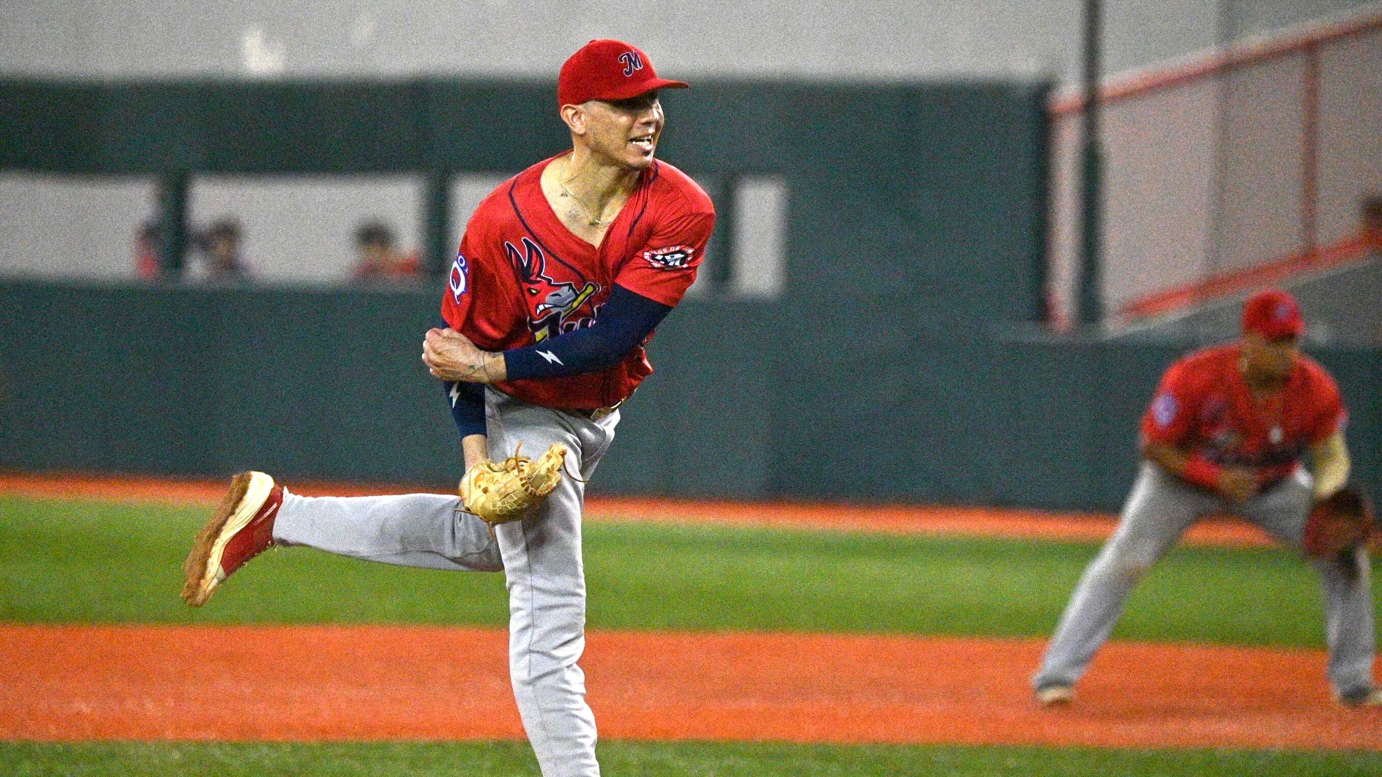 Luis Cintrón de los Mulos de Juncos.