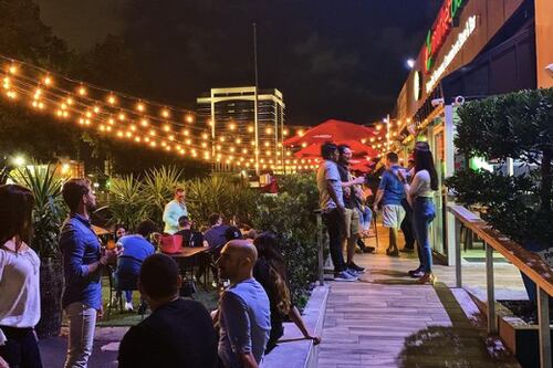 Después del susto, vuelve el jangueo con olor a leche cortá en el 24 Marketplace