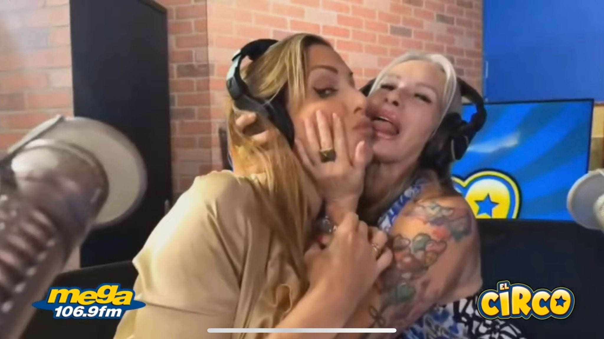 Su colaboración está en "pausa".