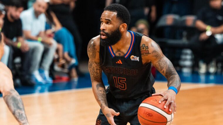 El armador de los Cangrejeros de Santurce, Walter Hodge, anotó 28 puntos en el partido ante los Criollos de Caguas.