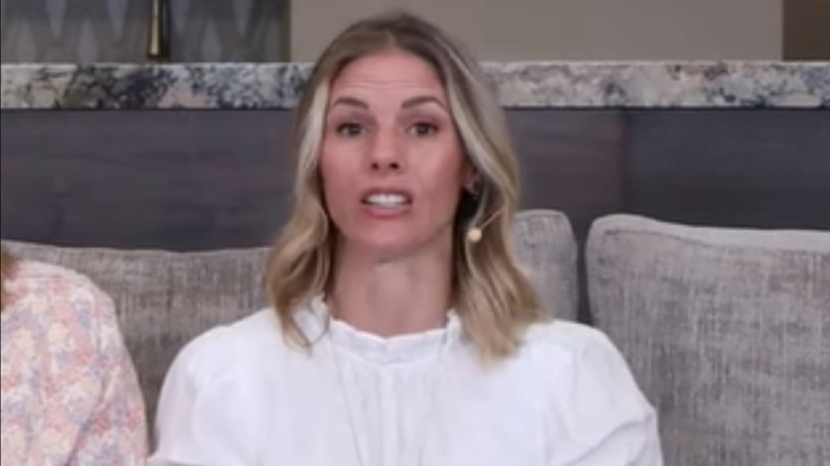 Influencer que daba consejos para padres en YouTube fue detenida por maltrato infantil