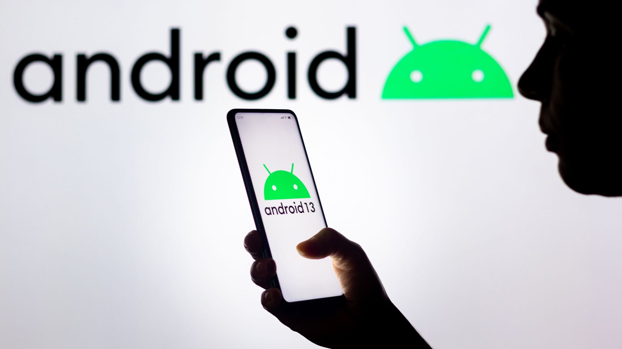 Al ser mucho más económicos, los teléfonos inteligentes con Android son más vendidos que los de Apple.