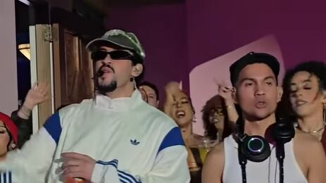 El exponente urbano Bad Bunny y Tainy en la residencia de conciertos en el Coliseo de Puerto Rico.