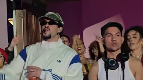 El exponente urbano Bad Bunny y Tainy en la residencia de conciertos en el Coliseo de Puerto Rico.