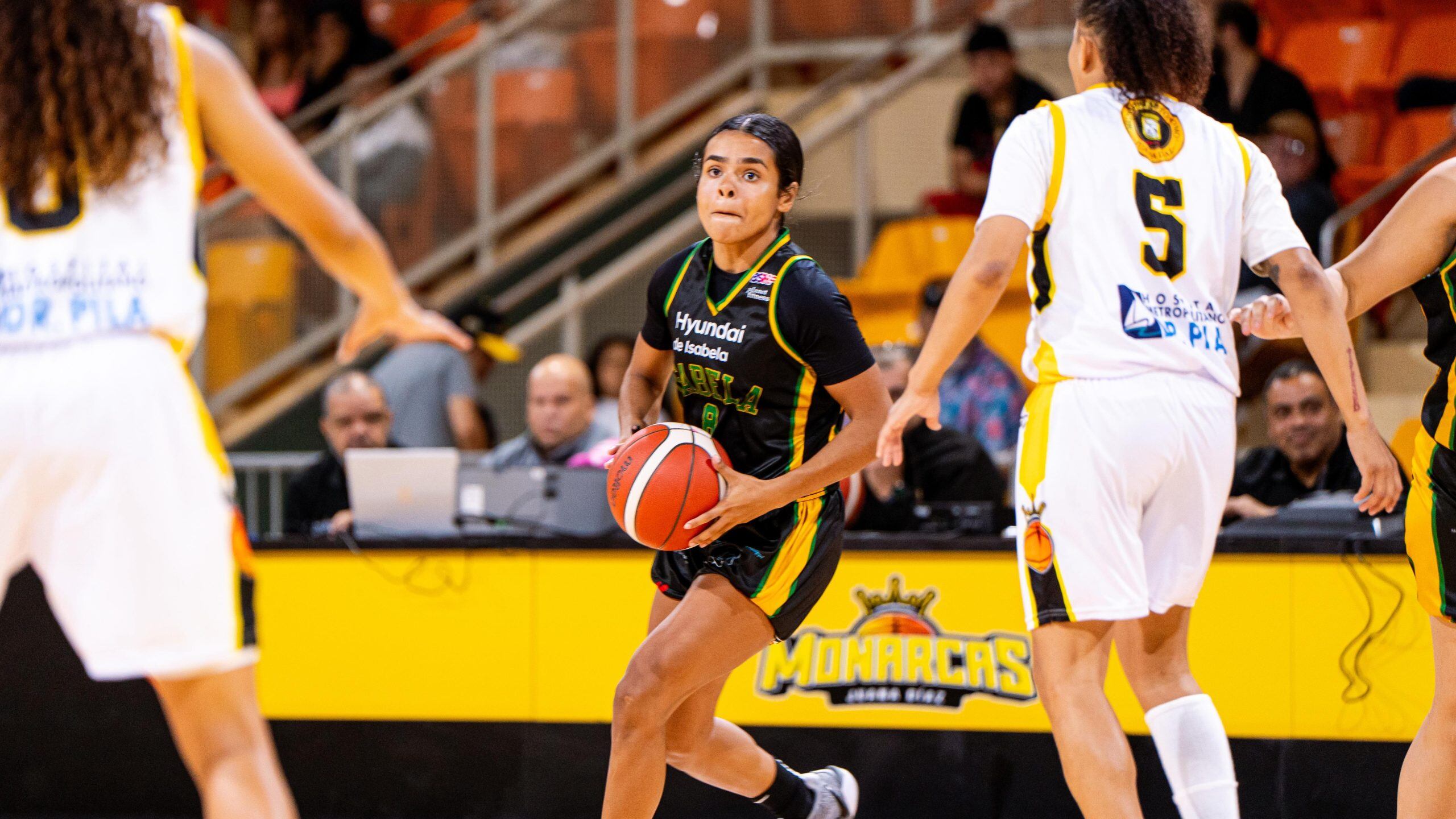 Nina De León sumó 11 puntos para las Pollitas.