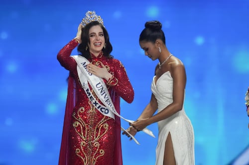 Revive alegado fraude en Miss Universo 2025: “pongo mi integridad encima de todo lo demás”, asegura Miss Universo 2005