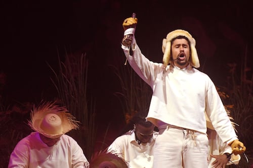 Bad Bunny quiere volvernos locos: ¿Qué significan las señales que está enviando?