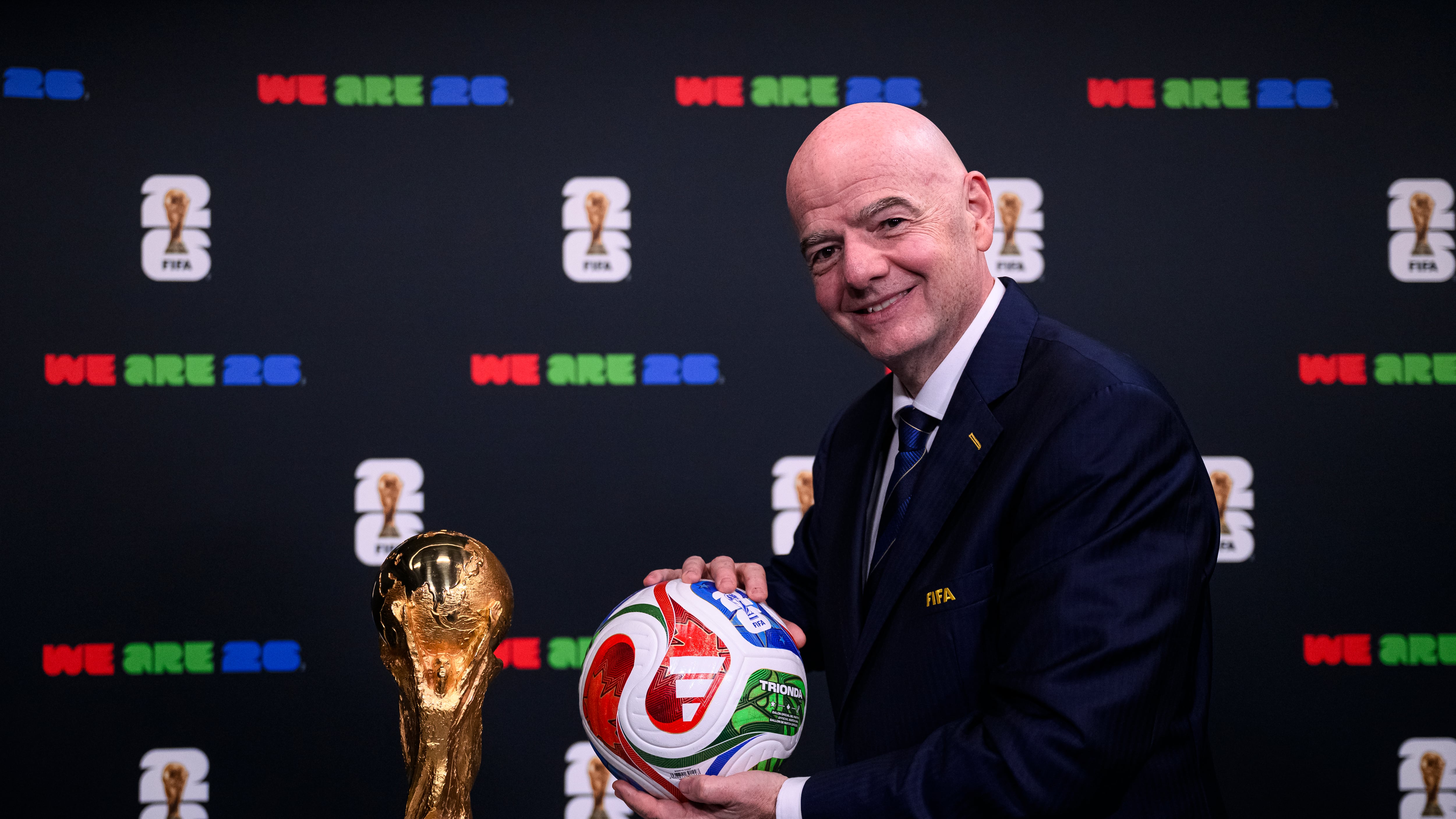 A las puertas del Mundial de 2026 en Estados Unidos, México y Canadá, la FIFA presume una década de cambios bajo Gianni Infantino: más inversión, torneos ampliados y mayor alcance global.