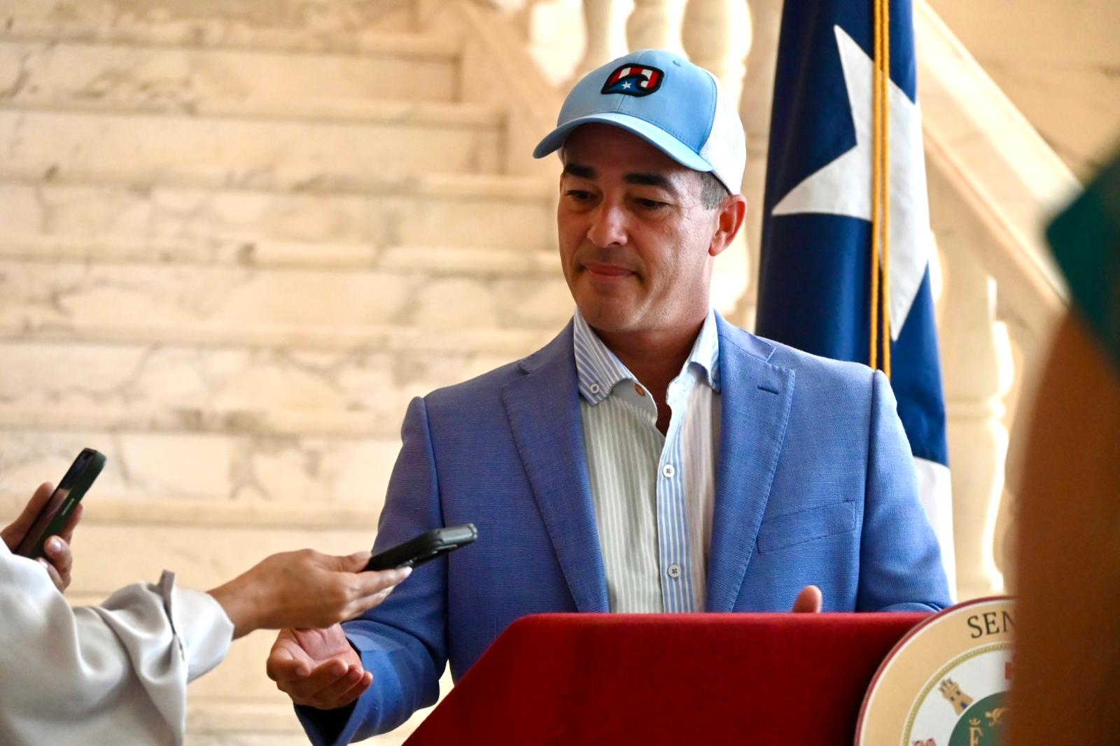 ¡Excelente ambiente laboral! Eliezer Molina denuncia que Carmelo Ríos le quería caer encima