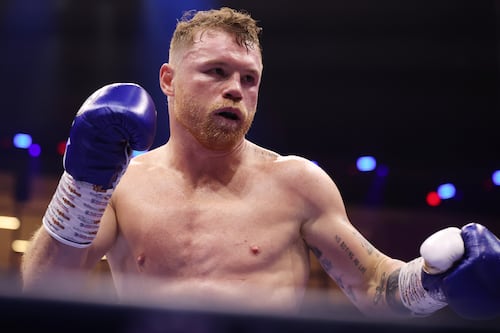 Canelo pierde el título indiscutido de los supermedianos: “Una derrota no me define”