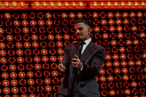 Rauw Alejandro lleva clases de bomba a escuelas en Puerto Rico