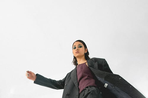 Prendas básicas que puedes cazar en descuentos