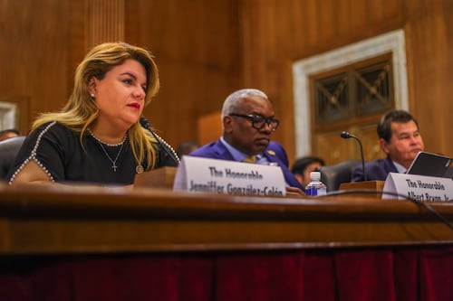 JGo se fue a Washington pero no se salvó de las preguntas sobre controversia en el DDEC