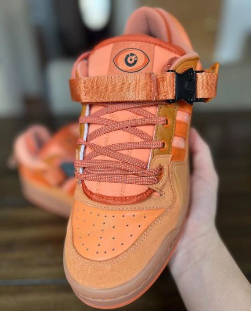 Adidas Forum Buckle Low Orange de Bad Bunny