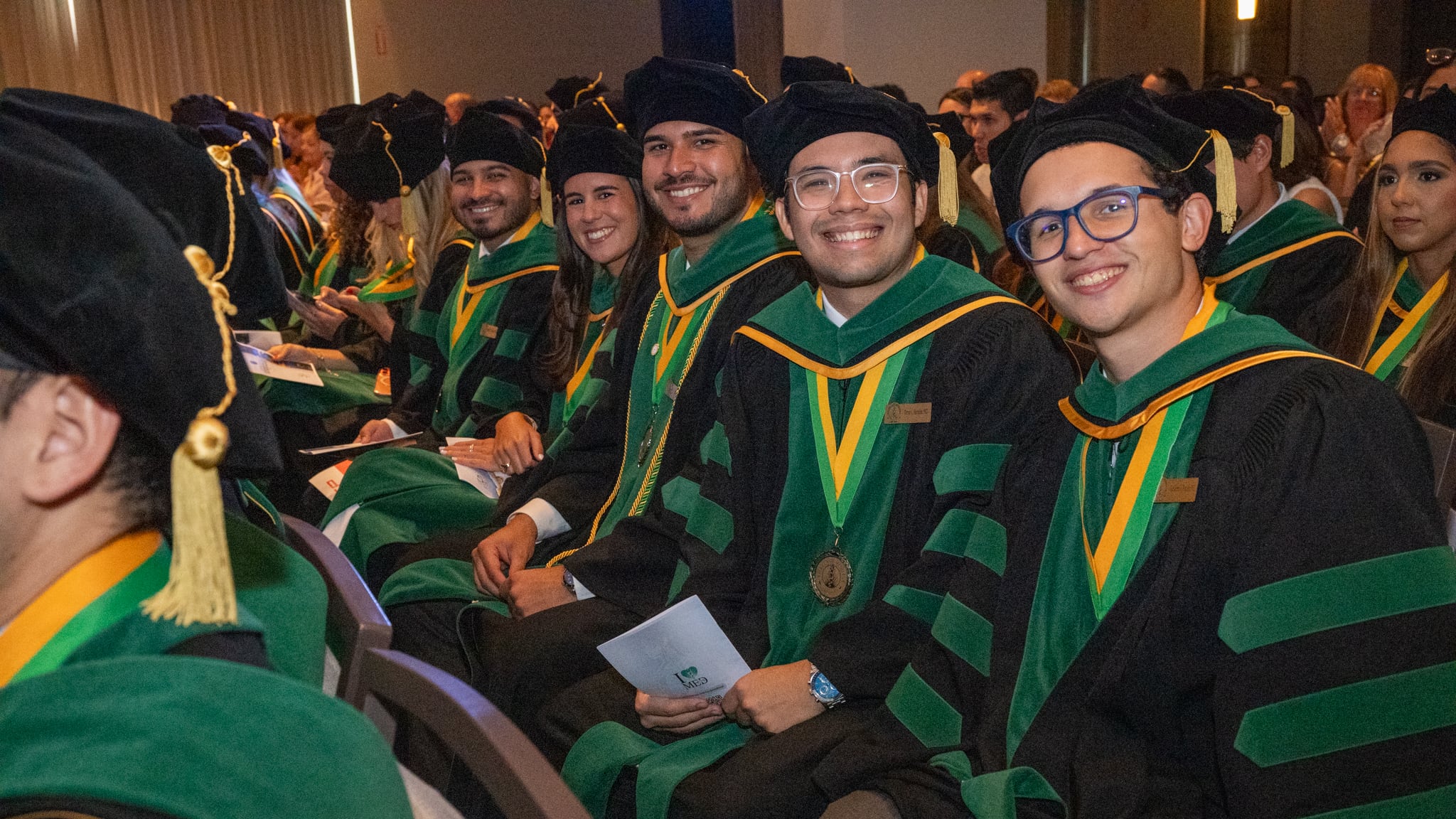 La Clase 2026 representa las tres áreas de la misión académica: formación médica, educación médica graduada e investigación.