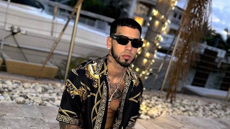 "Anuel AA ha invertido grandes sumas de dinero en sus joyas".