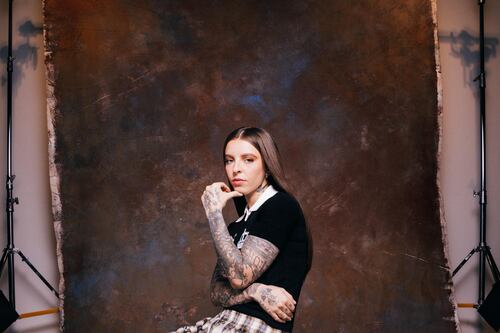 “Do Not Disturb”: Young Miko por fin complace sus fans con nuevo álbum