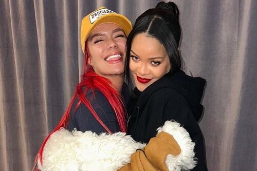No solo le dijo ‘fue una chimba’: Karol G contó lo que le expresó Rihanna cuando se encontraron
