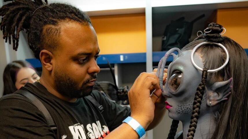 Maquillista boricua se destacó con 'aliens' de Rauw Alejandro