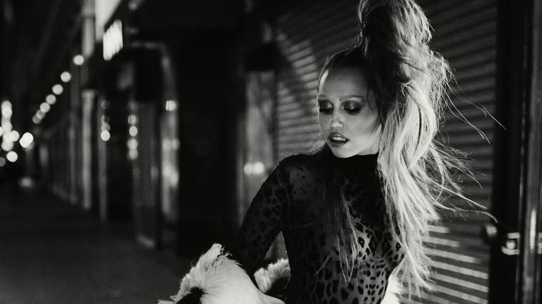 Miley Cyrus, Something Beautiful