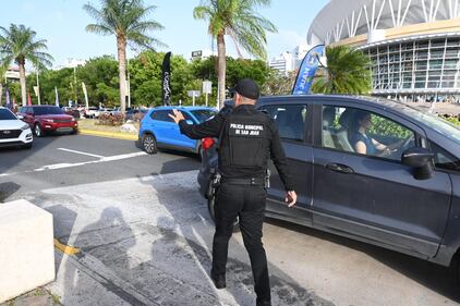 Fanáticos llegaron de todas partes para presenciar el concierto "No me quiero ir de aquí".
