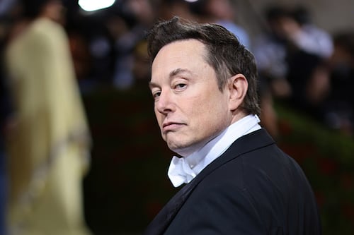 Demandan tres veces a Elon Musk por delitos de odio, competencia desleal y conflictos parentales