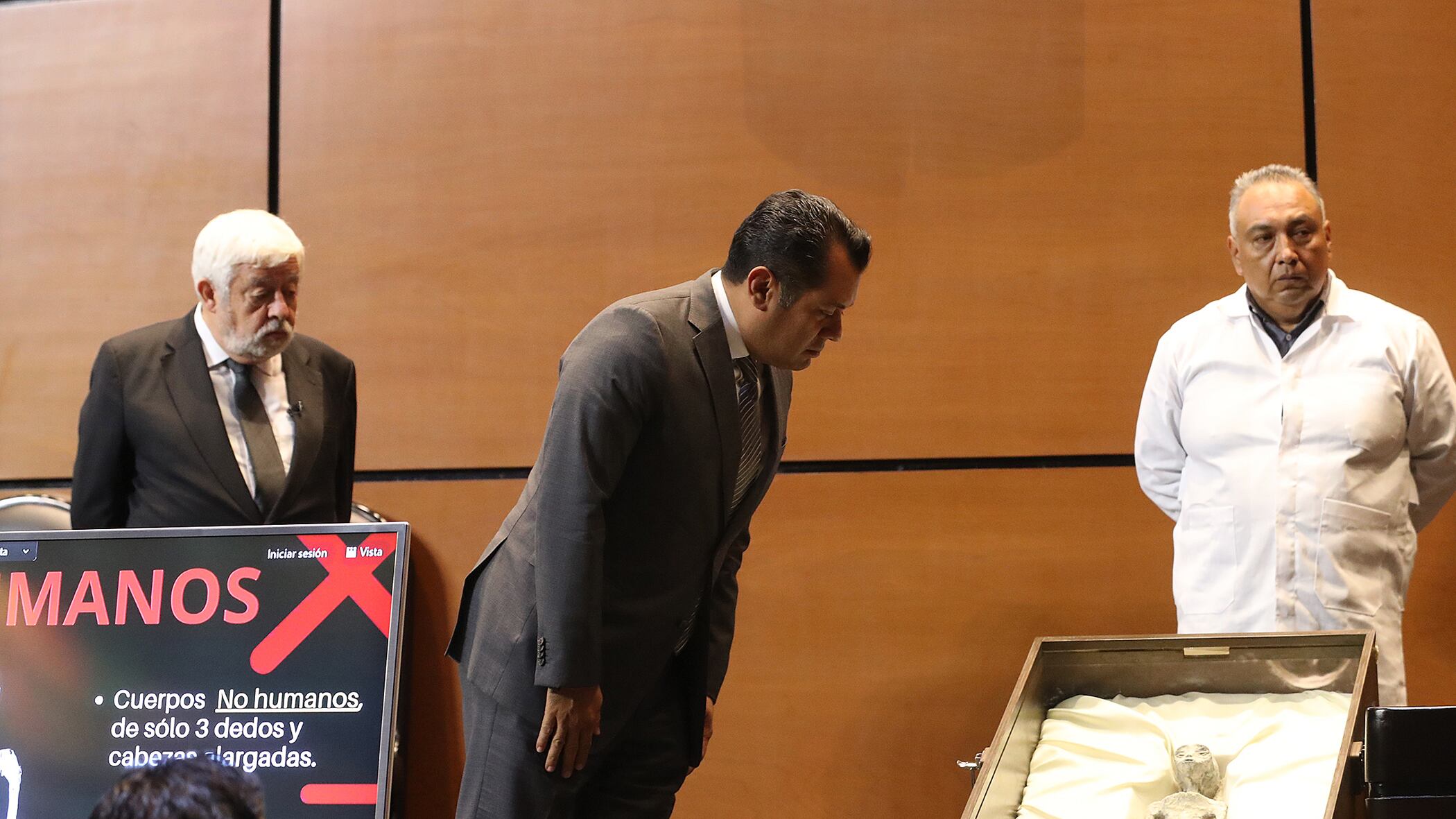 Presentan cuerpos no humanos en Congreso mexicano y piden reconocer la vida extraterrestre