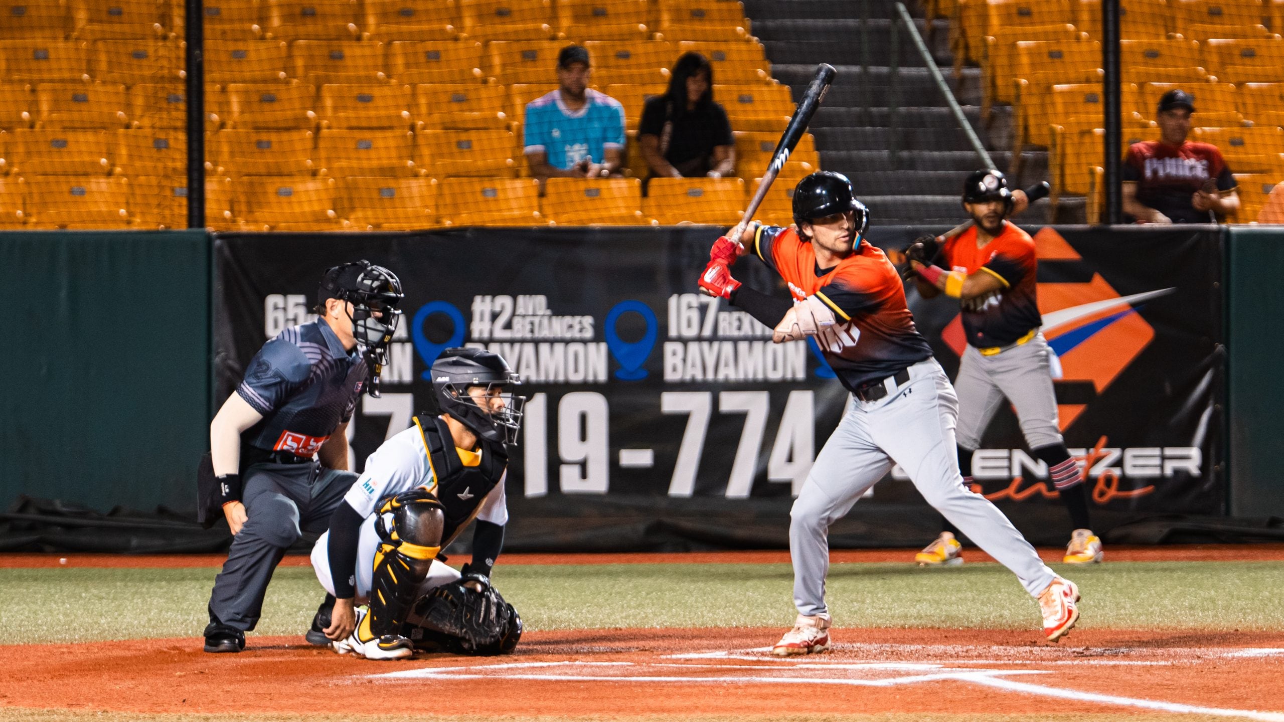 Dalton Guthrie conectó dos sencillos remolcadores de carreras para Ponce.
