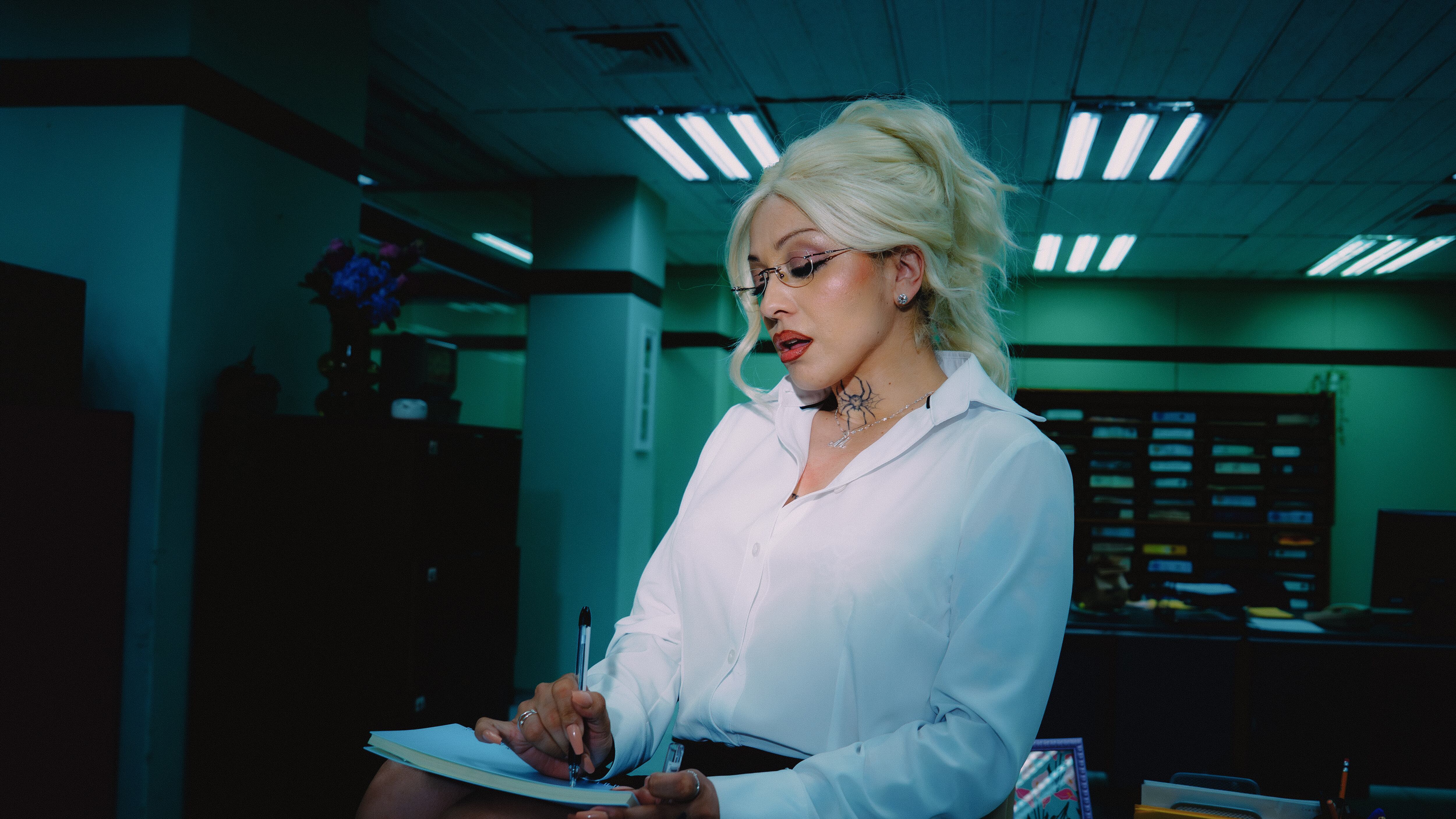 Mon Laferte en 'Esto es Amor' junto a Conociendo a Rusia