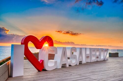 Anaudi Hernández enfrenta querella por fiestas sin autorización celebradas en su mansión de Aguadilla