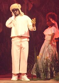 El exponente urbano interpretó sobre 30 canciones en la primera función de "No me quiero ir de aquí".